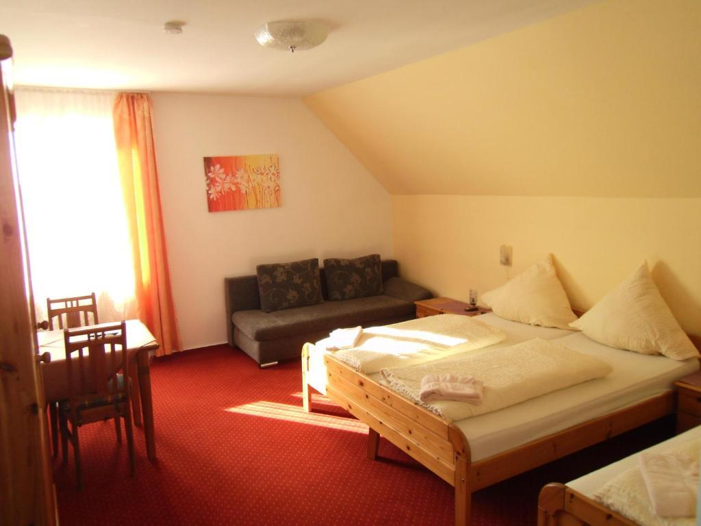Hotel Gasthof Zum Neubau คิสเล็กก์ ห้อง รูปภาพ